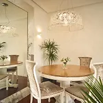 Апартаменти Deluxe Apt-views To Historic Maria Cristina *