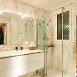 Deluxe Apt-views To Historic Maria Cristina *