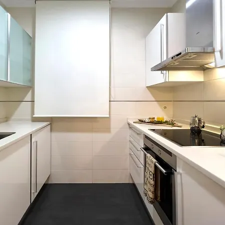 Apartment Deluxe Apt-views To Historic Maria Cristina *