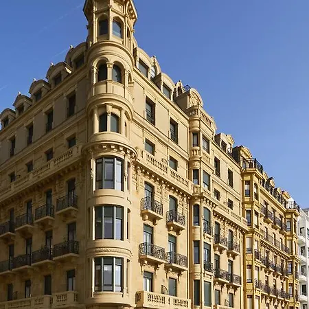 Apartment Deluxe Apt-views To Historic Maria Cristina *