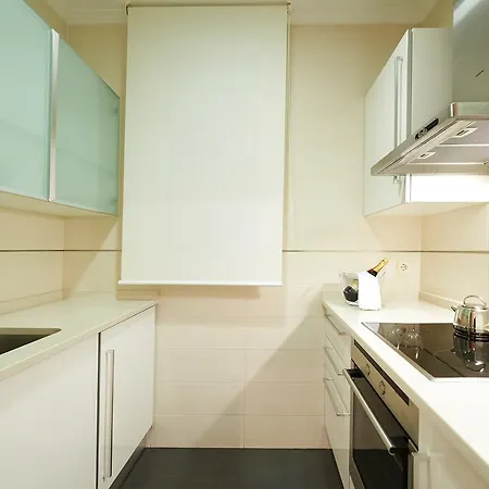 Deluxe Apt-views To Historic Maria Cristina Apartment
