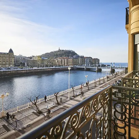 Apartment Deluxe Apt-views To Historic Maria Cristina San Sebastian