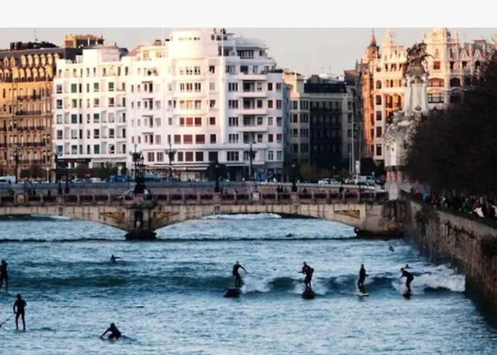 Апартаменты Deluxe Apt-views To Historic Maria Cristina Сан-Себастьян