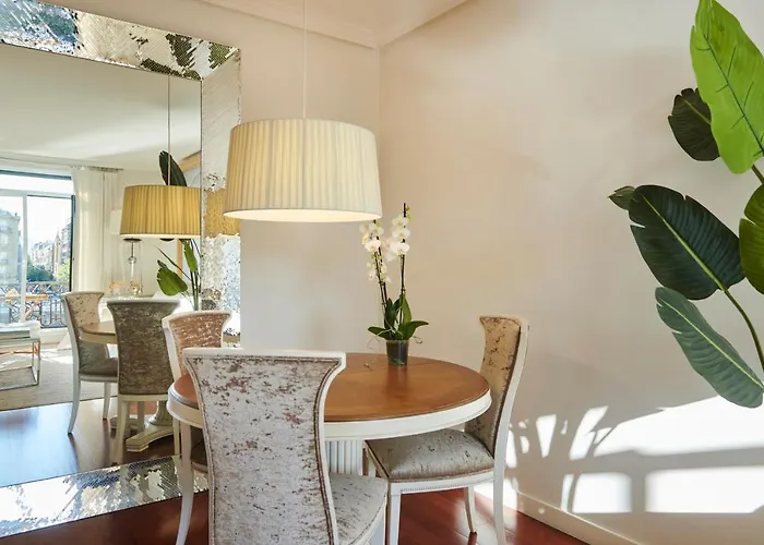 Deluxe Apt-views To Historic Maria Cristina *