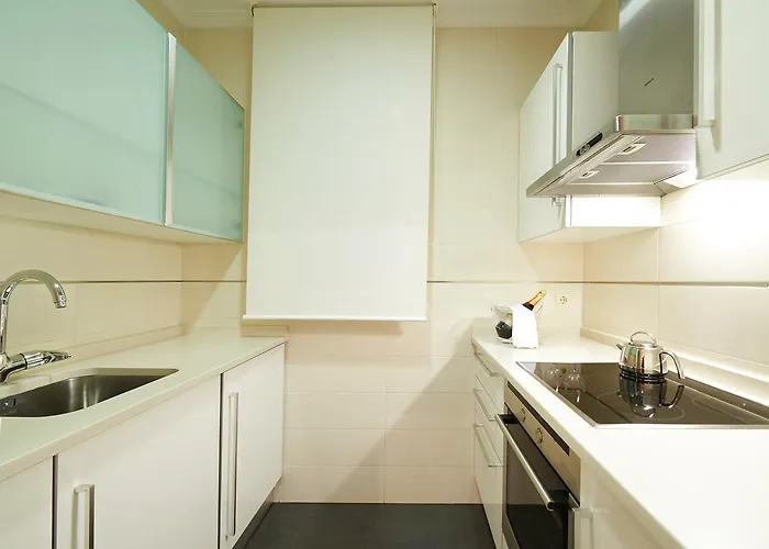 Deluxe Apt-views To Historic Maria Cristina Apartment