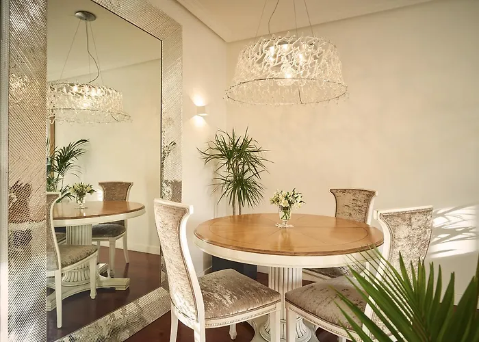 Апартаменты Deluxe Apt-views To Historic Maria Cristina *