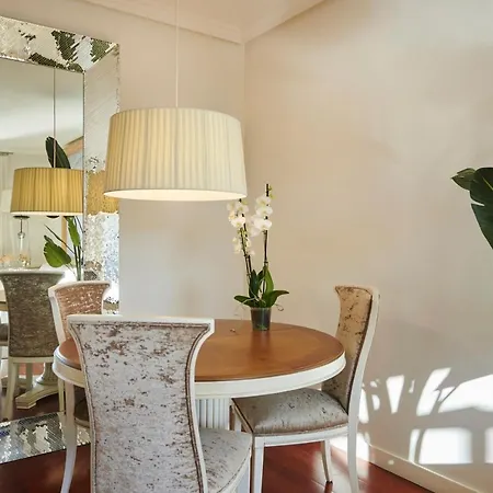 Deluxe Apt-views To Historic Maria Cristina *