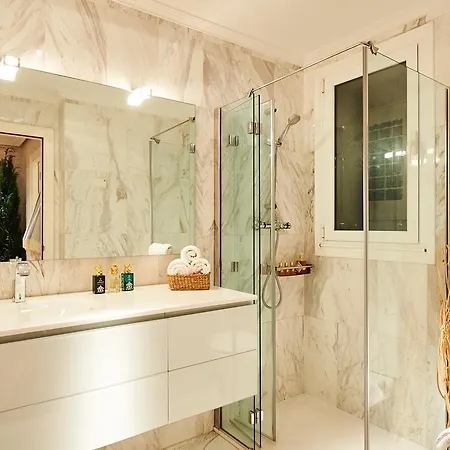 Deluxe Apt-views To Historic Maria Cristina *